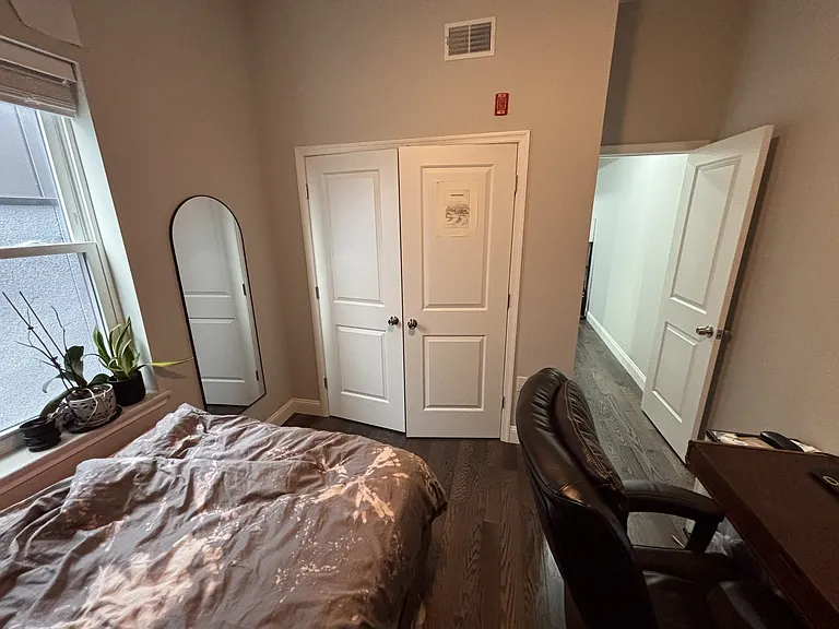 329 N 11th St #4R — Photo 3