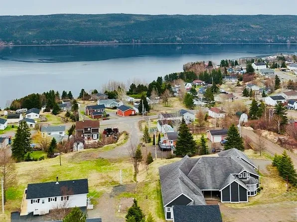 10 Hillcrest Road, Kingspoint, NL A0J1HO