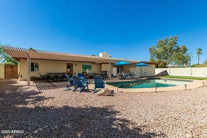 4 bed, 2.0 bath, 2593 sqft, $4,500 — Photo 4