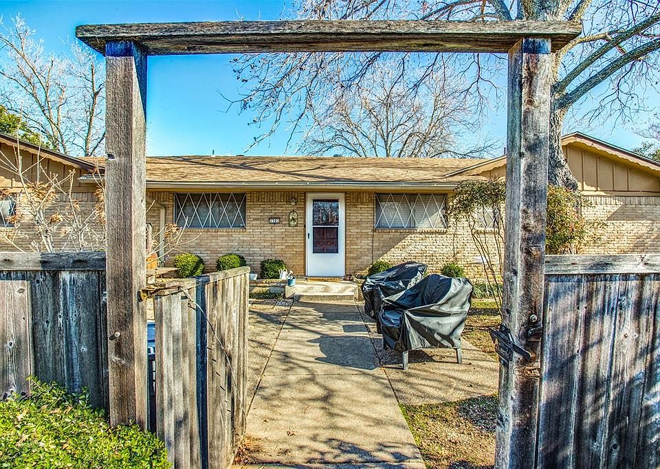 1st image of 1701 SE 22nd Ave