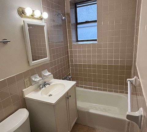 5th image of 1729 1st Ave APT 4F