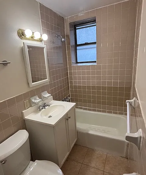 1729 1st Ave #5F — Photo 3