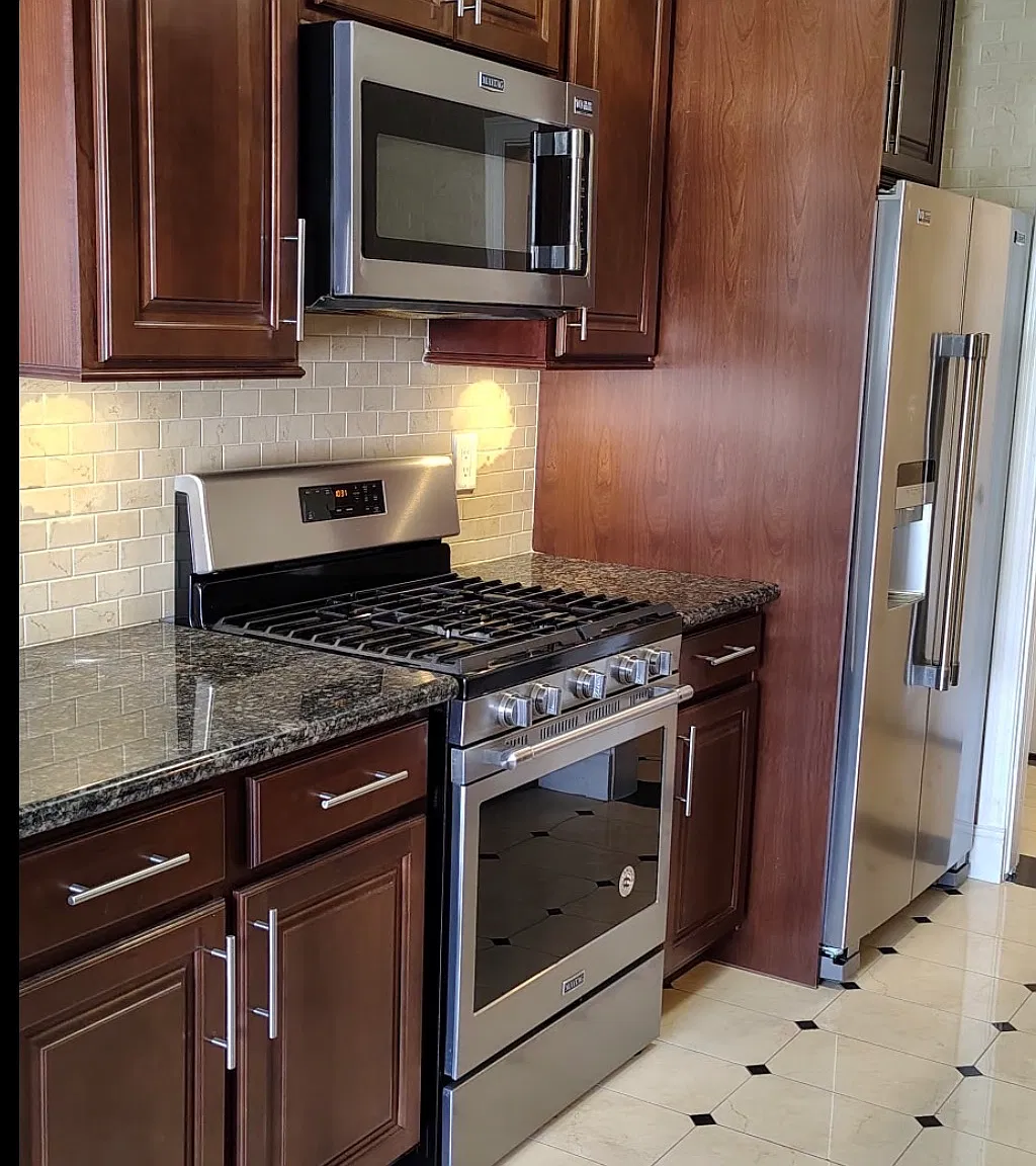 2 bed, 1.5 bath, 1300 sqft, $2,650 — Photo 1