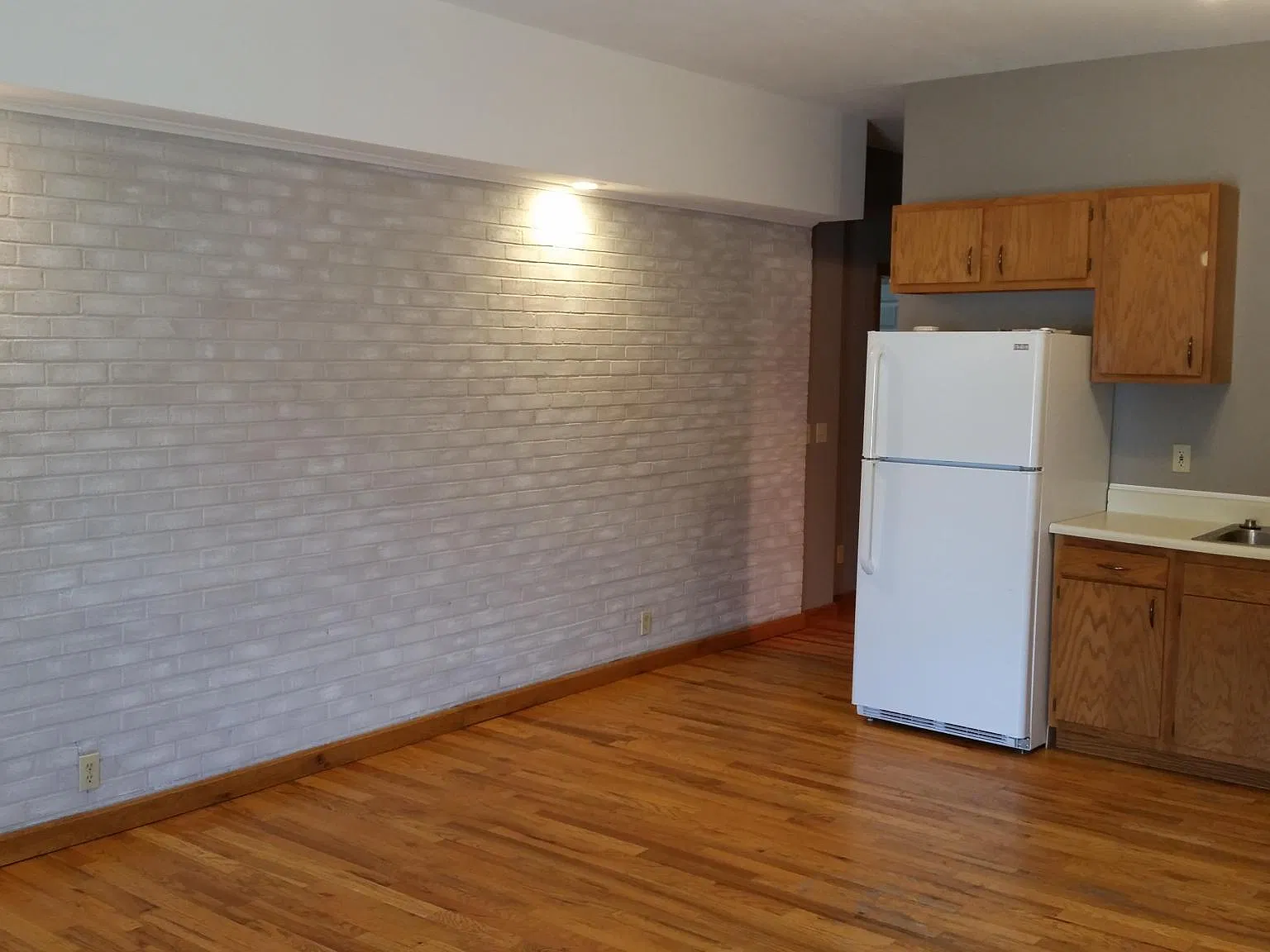 4 bed, 1304 sqft, $1,150 — Photo 2