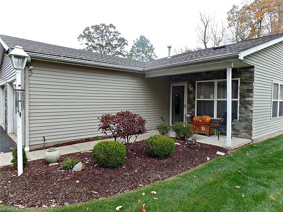 2nd image of 361 Meadowbrook Ave Unit 361-6