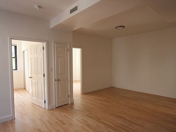 2nd image of 183 Humboldt St APT 5