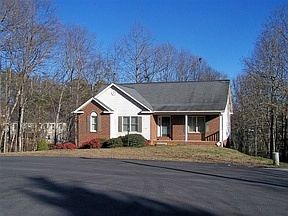 2nd image of 1733 7th Street Ln SE
