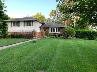 78 Burton Ln, Commack, NY 11725