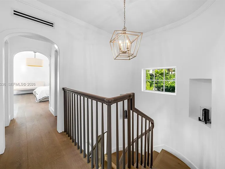 939 W 47th Ct — Photo 23
