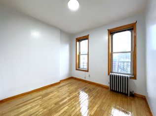 35 Henry St APT 6A, New York, NY 10002