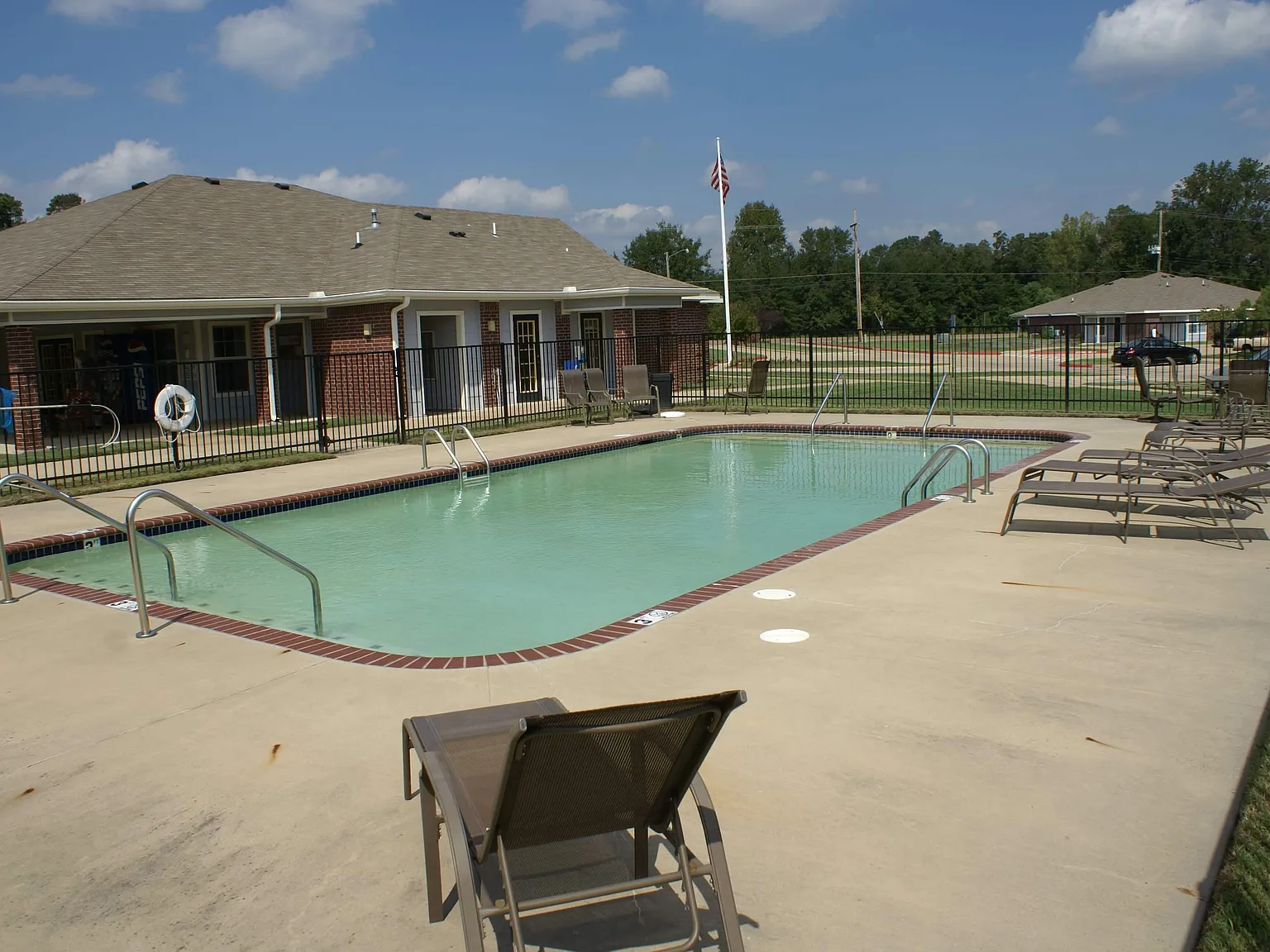 Winfield Estates Apartments — Photo 3