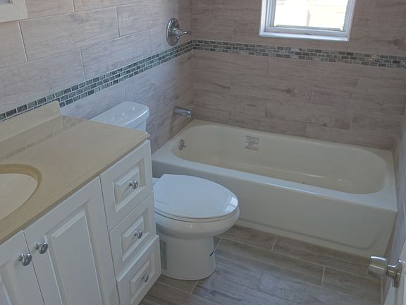 3rd image of 113-17 205th St #A