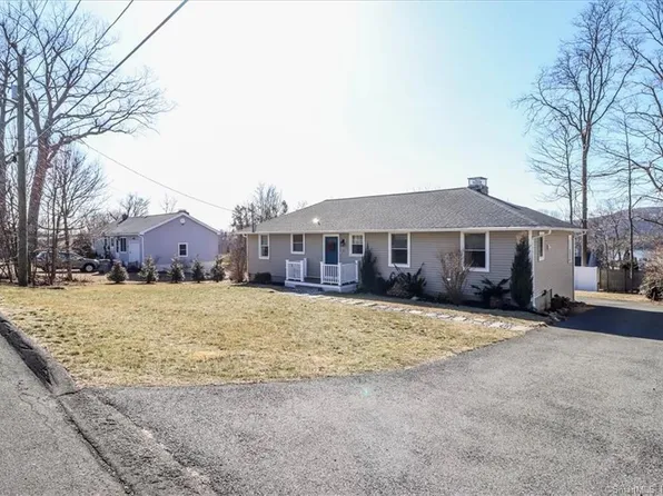 22 Skyline Drive, Brookfield, CT 06804