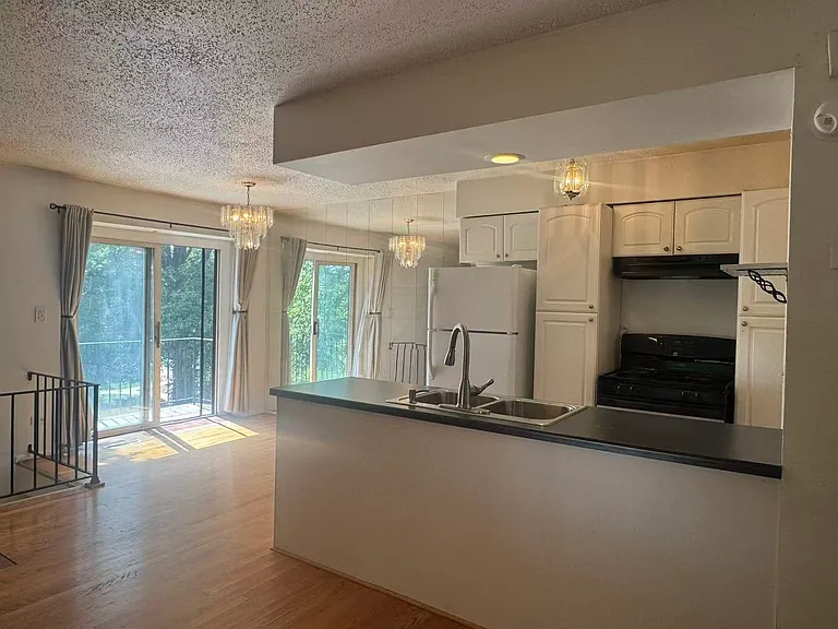 1326 Inverrary Ln #1326 — Photo 2