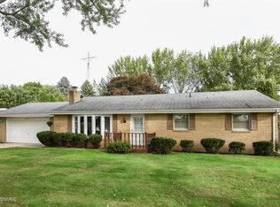 2847 Robin Hood Dr, Stevensville, MI 49127