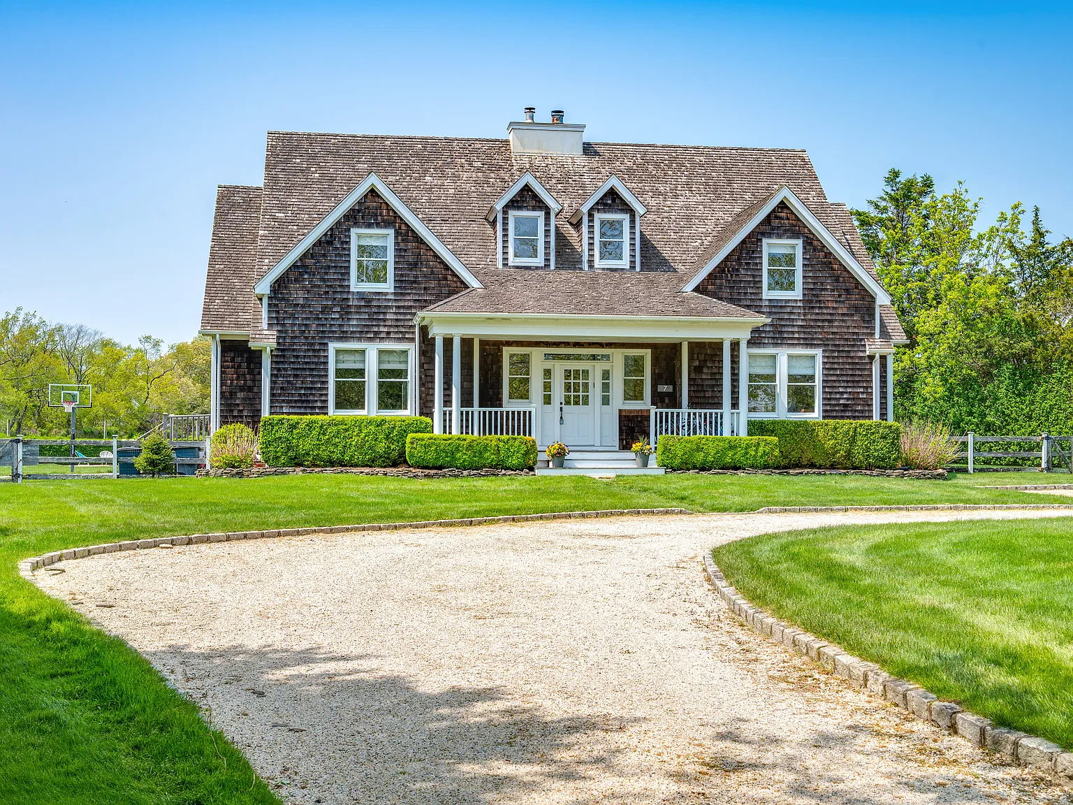 Water Mill Farm Views and Sports Court — Photo 1