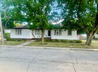 2010 Center St, Naplate, IL 61350