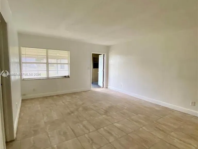 4141 SW 20th St #3 — Photo 5