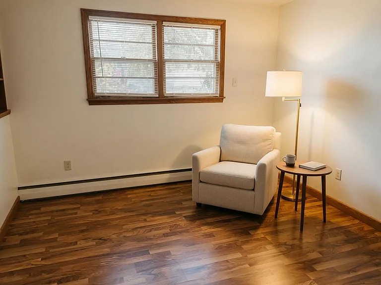 183 Annapolis Street W — Photo 3