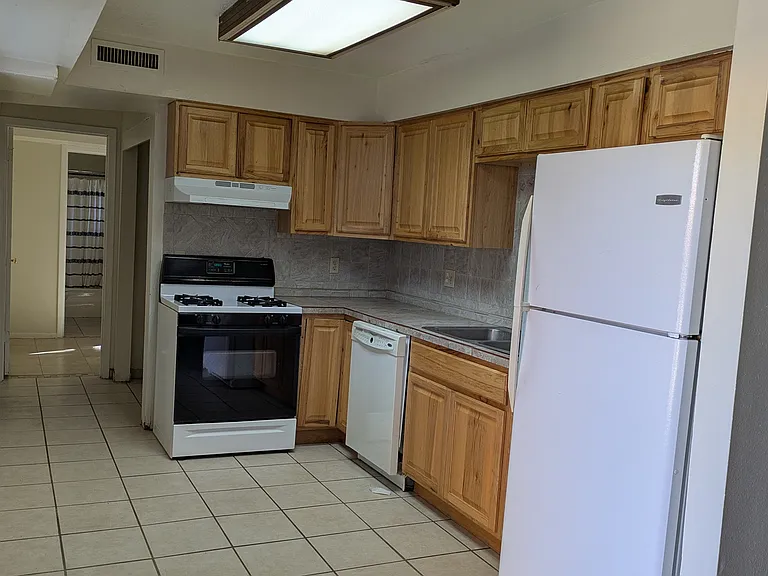 3604 Lafayette Dr NE #1 — Photo 10