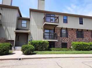 5633 SW Foxcroft Cir S APT 1, Topeka, KS 66614
