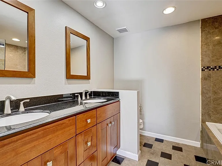 6560 E Camino Vis — Photo 23
