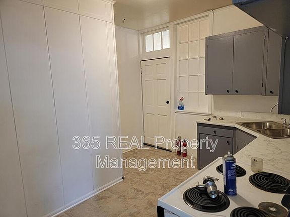 4th image of 1213 10th St Unit 1