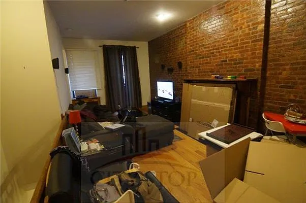 Rented by City Stop Realty | media 8