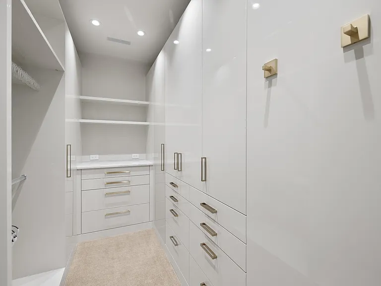 55 Smuggler Grove Rd — Photo 24