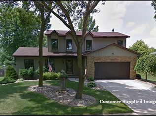 5034 Hamilton Dr, Davenport, IA 52807