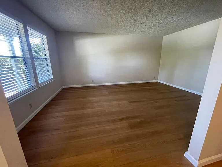 8421 Westwood Dr — Photo 5