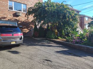 222 11th St FLOOR 2, Palisades Park, NJ 07650