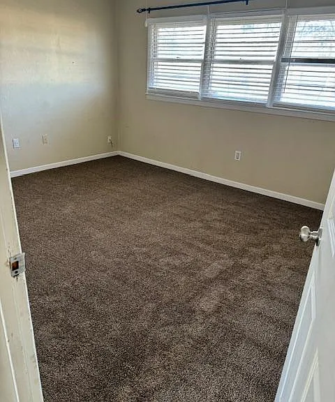 1418 Byron Ave — Photo 10