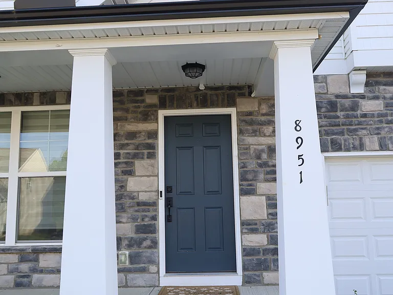 8951 Philmont Curve Dr — Photo 5