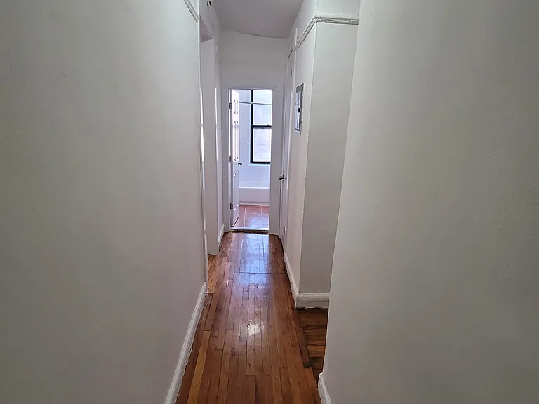 2305 Creston Ave #3B — Photo 6