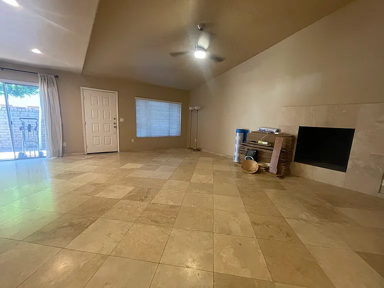 102 W Loma Vista Dr #101 — Photo 2