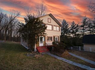 6 Stowe Rd, Peekskill, NY 10566