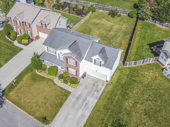 2nd image of 3113 Champions Trail Ln