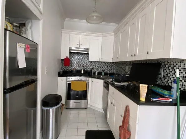 317 Hicks Street image 3 of 9