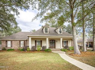3208 Oakleigh Cir, Ocean Springs, MS 39564