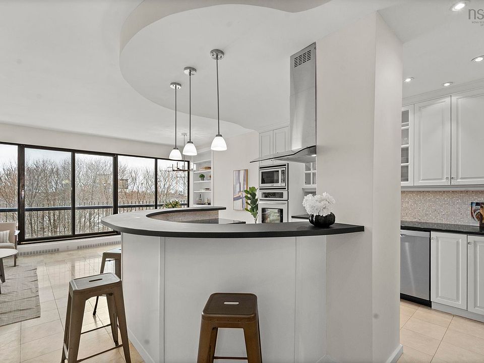 1st image of 6095 Coburg Rd #504