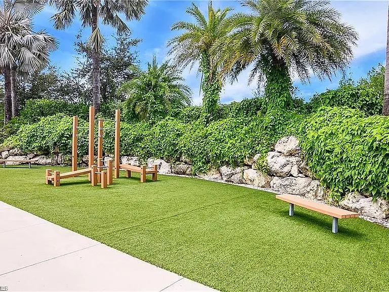 14672 Edgewater Cir — Photo 34