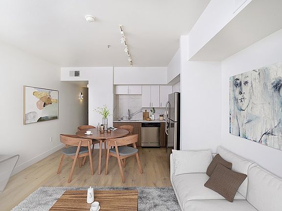 4th image of 1123 18th St #426