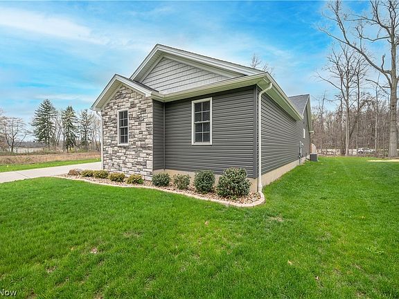 5th image of 95 Muirfield Dr