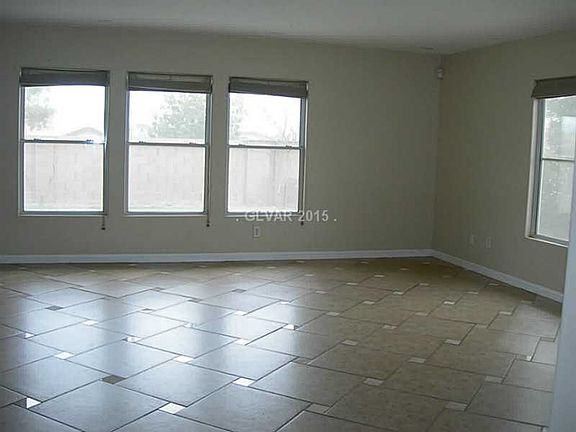 3rd image of 3173 McLennan Ave