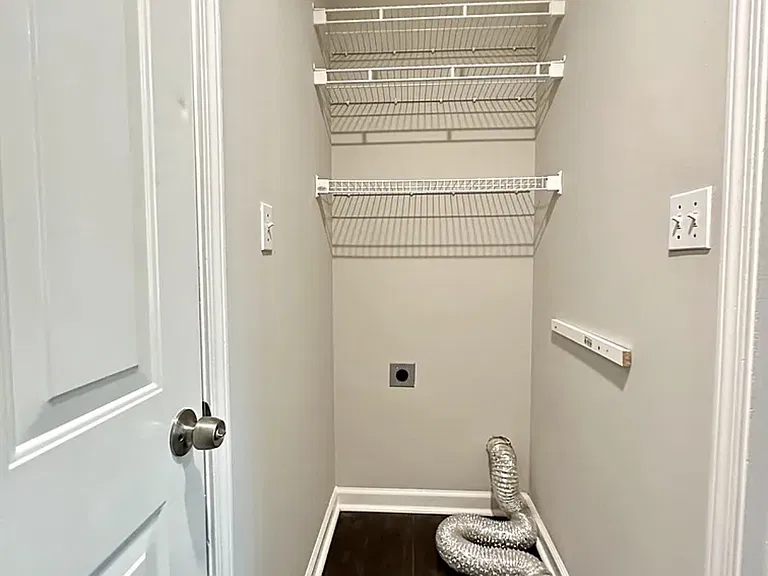 1641 Cedar Springs Cir — Photo 33