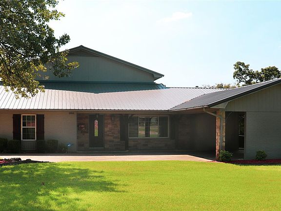 2nd image of 1105 Circle Dr