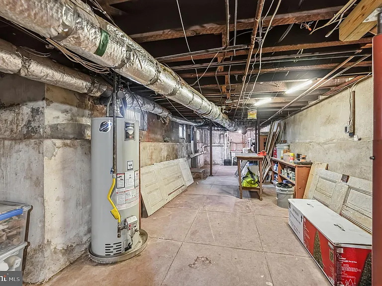 346 E Union St — Photo 39