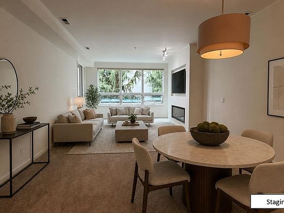 5th image of 615 6th St APT 204
