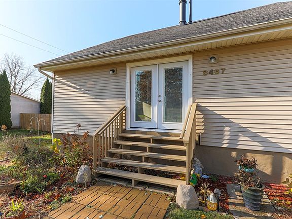 4th image of 8467 Huron River Dr